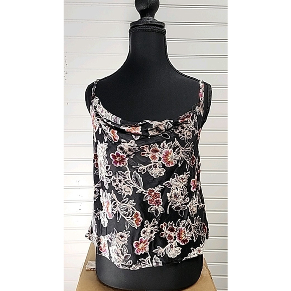 American Eagle Outfitters Tops - American Eagle Women's Velvety Floral Tank Size Small New with Tags B2